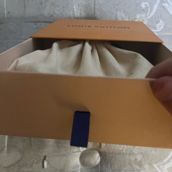 Louis Vuitton belt - Picture 3 of 6